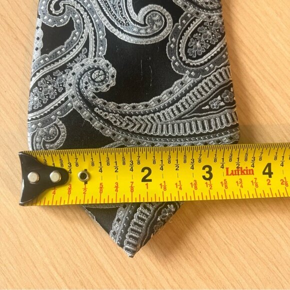💕2/$30 💕Sean John 100% Silk Black/Grey/Silver Paisley Patterned Tie - Picture 6 of 6